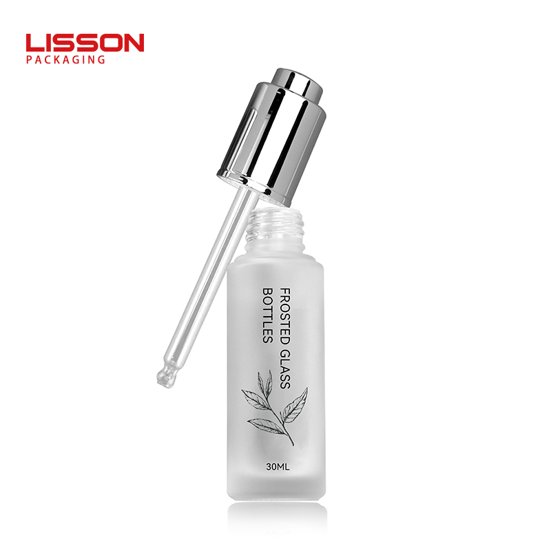 Comment choisir le bon flacon cosmétique en verre pour les huiles essentielles ?