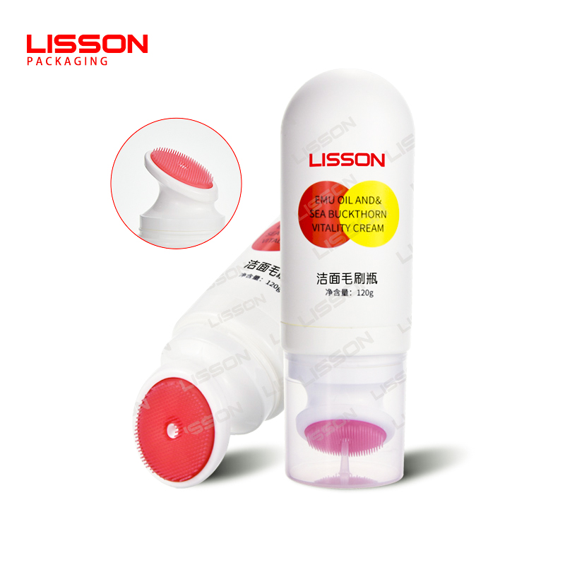 Comment conditionner des nettoyants pour le visage avec un flacon en plastique de 120 g muni d'un applicateur pinceau en silicone pour les gammes de soins de la peau